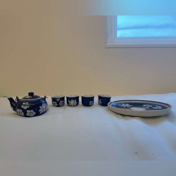 Miniature Tea Set - Picture 3 of 4